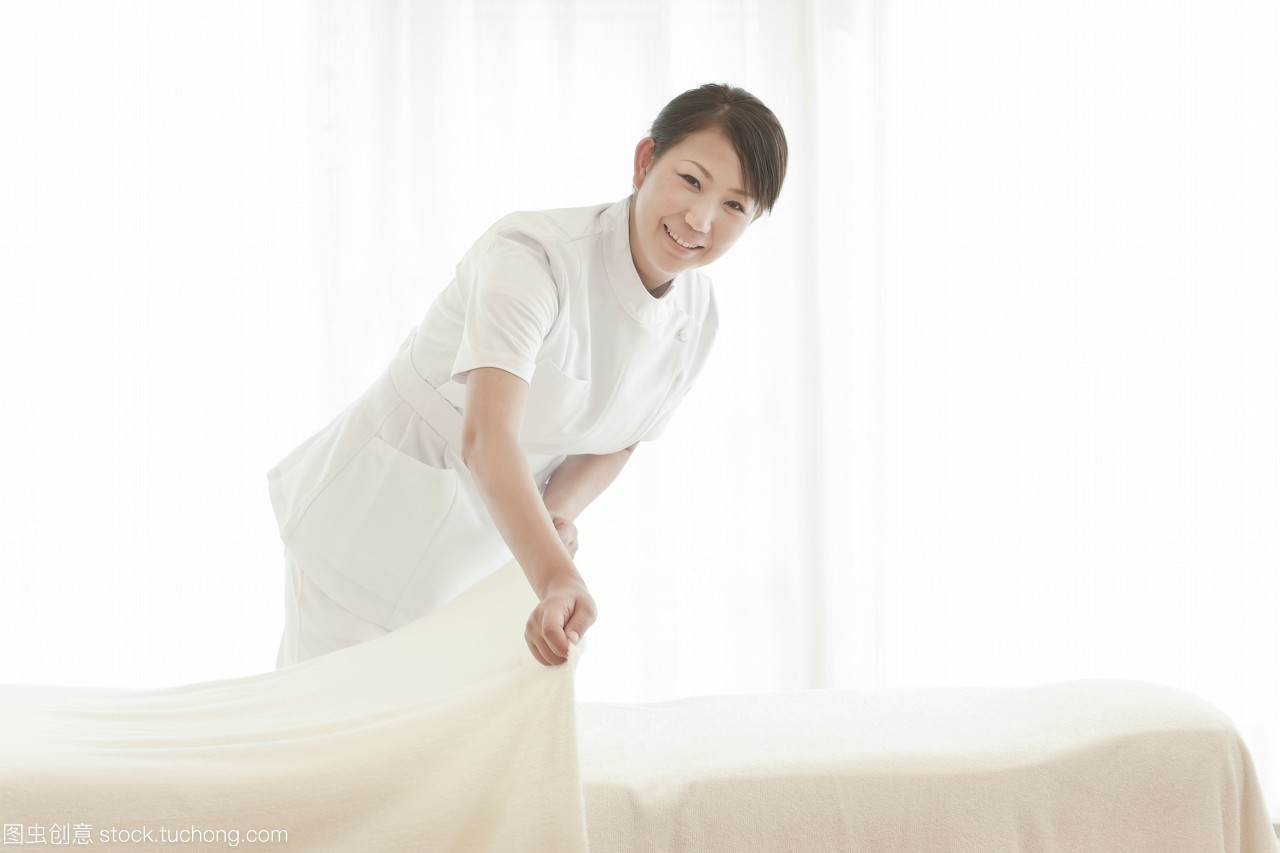 家庭美容服務的興起 專業(yè)與便捷的交匯點